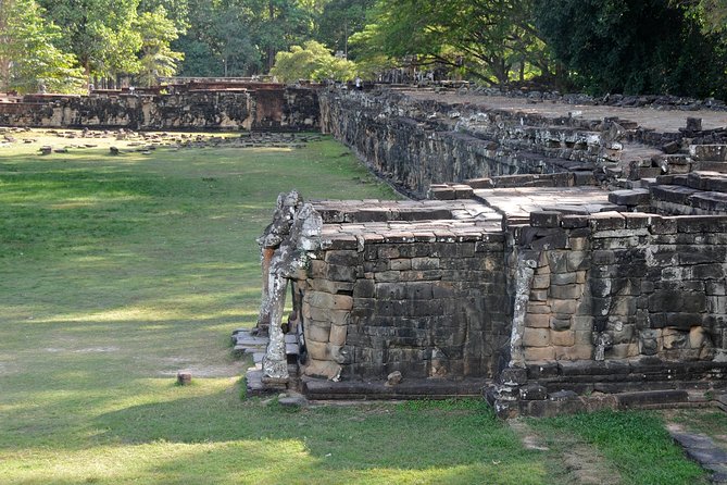 1-Day Angkor Wat Sunrise & All Interesting Temples Private Tour - Angkor Thom essentials: Victory Gate, Bayon, Baphuon, and Phimeanakas