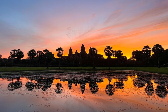 2-Day Angkor Wat Tour with Banteay Srei and Floating Village - The big idea: sunrise at Angkor Wat plus Banteay Srei and Kampong Phluk