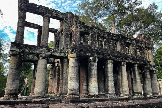 2-Day Angkor Wat Tour with Banteay Srei and Floating Village - What to bring (so your day doesn’t turn into misery)