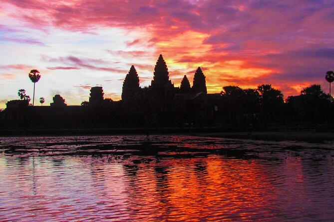 2-Day Phnom Penh to Siem Reap and Angkor Wat Temples - Day 2: 4:45am Angkor Wat sunrise that’s worth the early wake-up