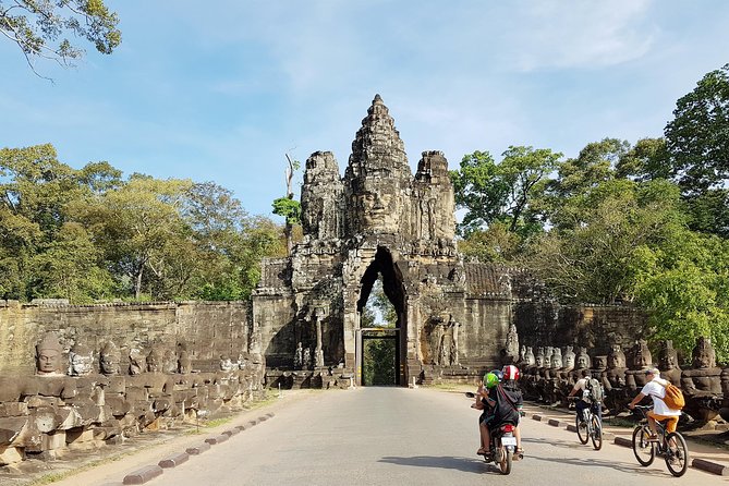 2-Days Private Tour in Angkor Sunrise, Banteay Srei and Beng Mealea Temple - Beng Mealea: the untouched ruin feeling