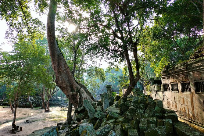 3-Days Private Angkor Wat Sunrise/Sunset Tours & Floating Village - Day 2: Preah Khan, Neak Pean, Pre Rup, and the Pink-Sandstone Banteay Srei