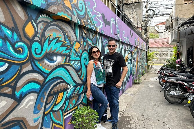 3 Hour Morning Market and Art Tour - Stop 1: Starbucks on Chip Mong Noro Lane (with local art and a reset)