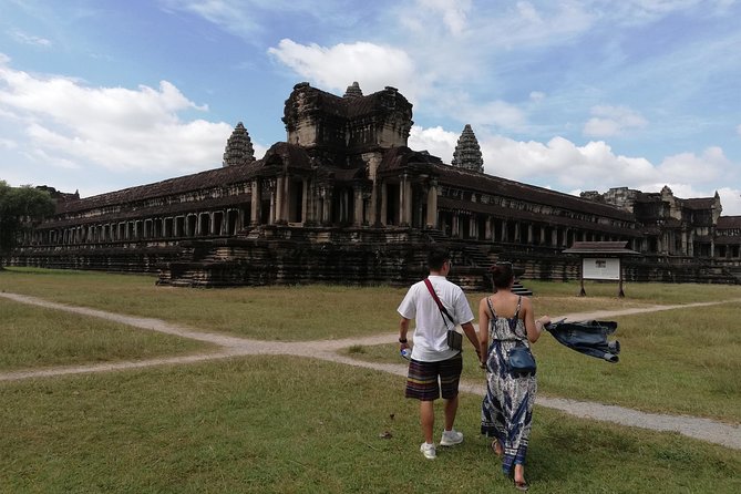 Afternoon Angkor Wat Private Tour with Sunset - Angkor Wat: Suryavarman II, Five Towers, and Touring Smarter