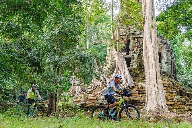 Angkor Bike & Gondola Ride at Twilight - The Private Dragon Boat Finale: Drinks, Snacks, and Calm Moat Views