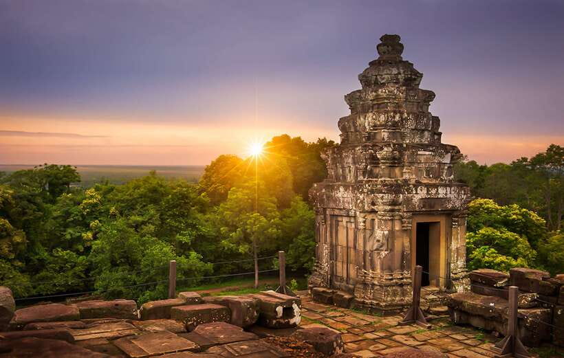 Angkor Wat 2-Day complex Sun rise & Sun set with Guided Tour - Guides and group size: why it feels smooth in practice
