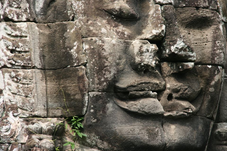 Angkor Wat in a vintage Jeep with driver - jeep rental - Small Circuit options: how you can shape the day to your interests