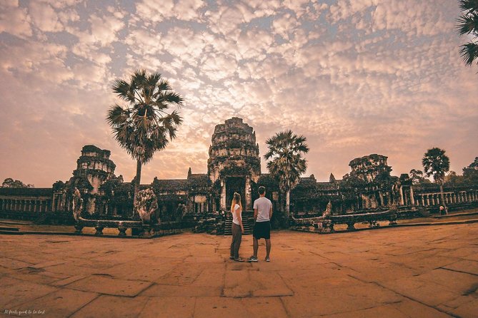 Angkor Wat Private Day Tour from Siem Reap - Stop 4: Bayon Temple and the 200 smiling faces
