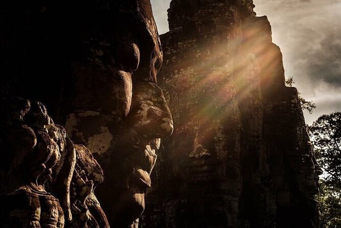 Angkor Wat Sunrise & 3 Main Temples with Breakfast – Small Group - Stop 3: Bayon Temple and the 200 faces of Lokeśvara