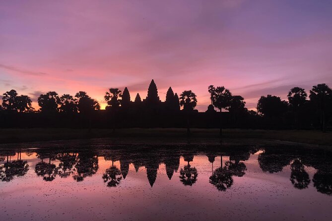 Angkor Wat Sunrise and Tonle Sap Lake 1.5 Days - Ro Lus Market before the lake: a quick look at daily life