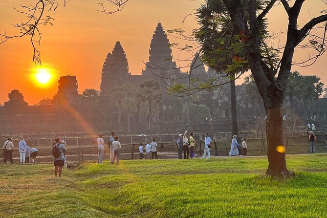 Angkor Wat Sunrise: Exclusive Private Tour! - Angkor Wat Sunrise: The World’s Most Famous First Light