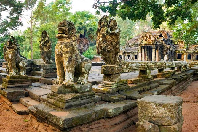 Angkor Wat: Sunrise or Sunset Tours with Tuk Tuk - What you should plan for: tickets, meals, and shoes