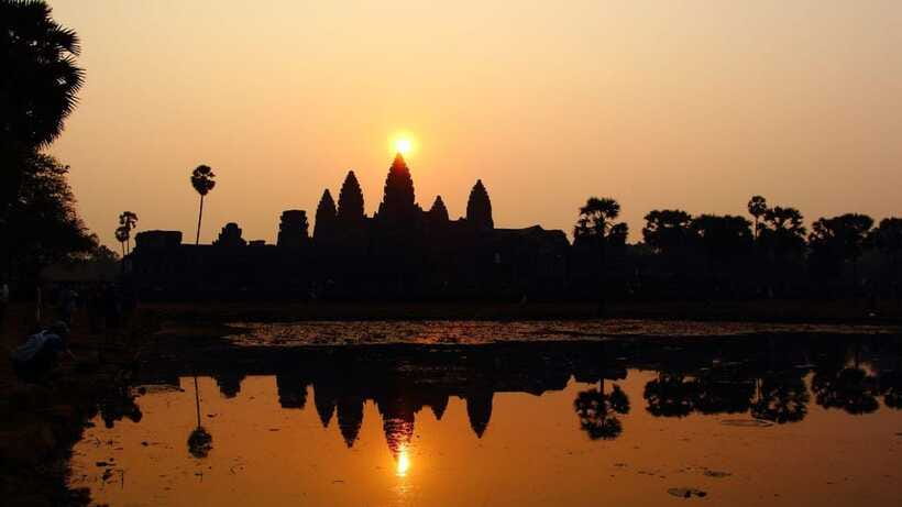 Angkor Wat: Sunrise: Ta Prohm and Bayon Temple Tour - Ta Prohm: the jungle-temple mood you came for