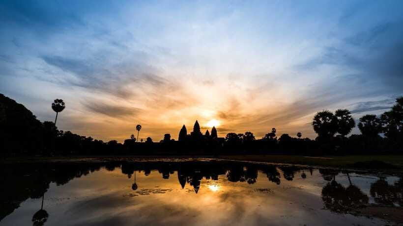 Angkor Wat: Sunrise: Ta Prohm and Bayon Temple Tour - What to bring for an 8-hour Angkor morning (and what to avoid)