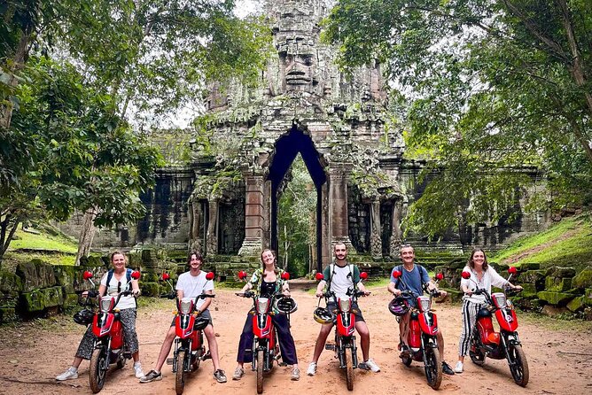 Angkor Wat Sunrise Tour By E-Bike Experience With Breakfast Included - Angkor Thom by e-bike: victory gate energy