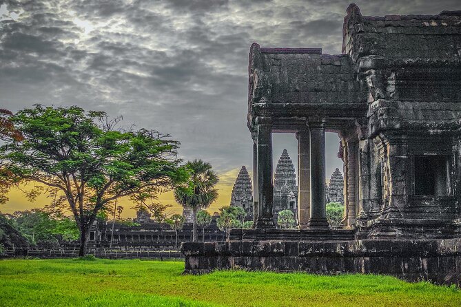 Angkor World Heritage with Sunrise - Small Group - Angkor Thom South Gate: The Big-City Entrance Moment