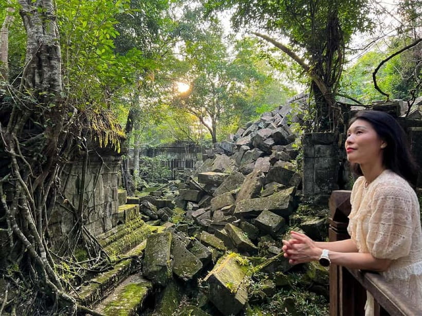 Banteay Srei, Beng Mealea and Kulen Mountain with Picnic - Kulen waterfall picnic: the part with grilled chicken, fruit, and a swim