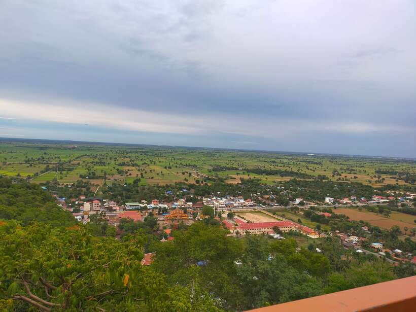 Battambang: Tuk-Tuk, Bamboo Train, Killing/Bat Caves, Sunset - Sunset at Phnom Sampou: Temples, Monkeys, Viewpoints, and the Bat Exit