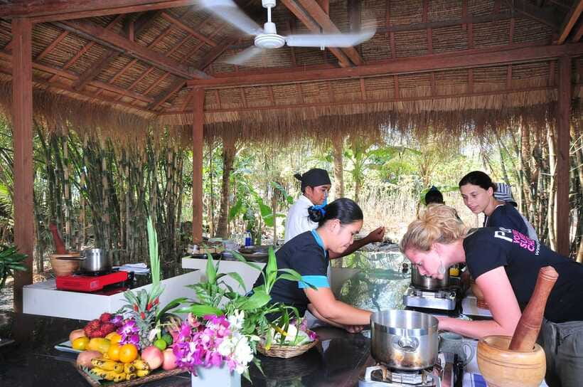Cambodian Cooking Class from Siem Reap - Tuk-Tuk Pickup and the Short Ride Out of Siem Reap