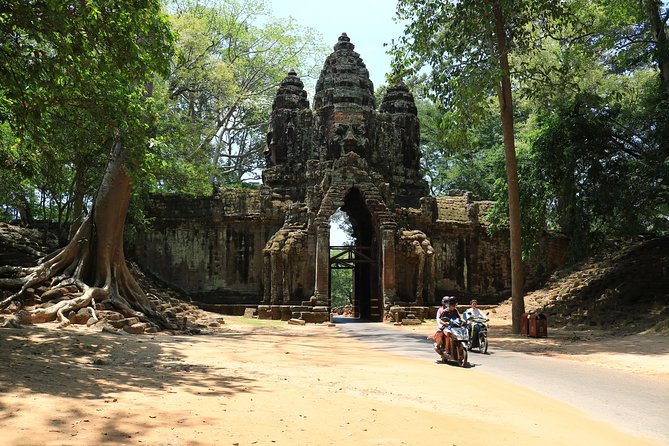 Classic Angkor Wat Sunrise or Sunset Private and Small GroupTour - The Small-Group Advantage: Why Up to 15 Changes the Experience