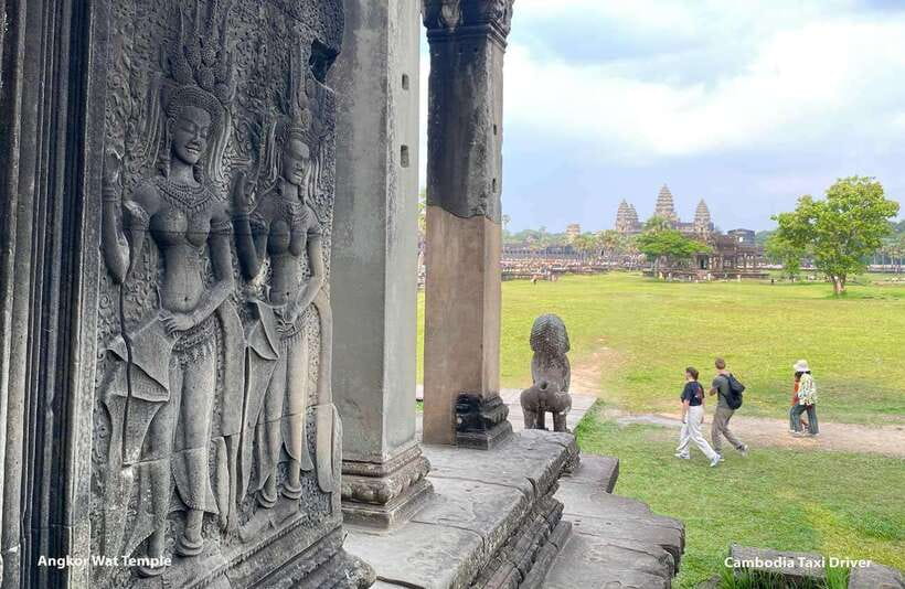 From Phnom Penh: Angkor Wat, Bayon, and Ta Prohm Day Trip - Bayon’s smiling faces: corridors, staircases, and what the faces mean