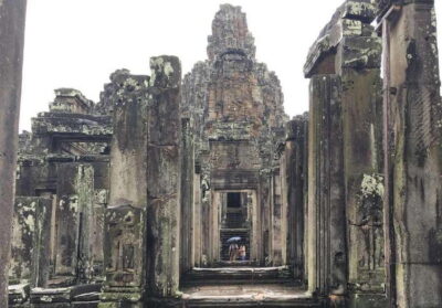 From Phnom Penh: Angkor Wat, Bayon, and Ta Prohm Day Trip - Angkor Wat: seeing the five towers and the Hindu-to-Buddhist story
