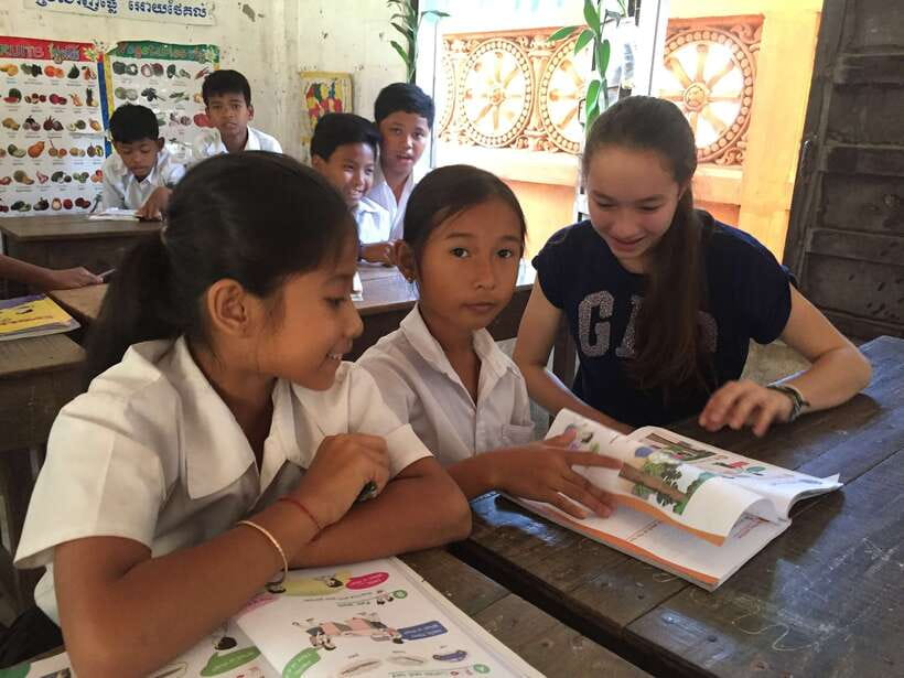From Phnom Penh: Half-Day Silk Island Tour with Guide - Inside the Silk Farm Community: From Caterpillars to Main Products