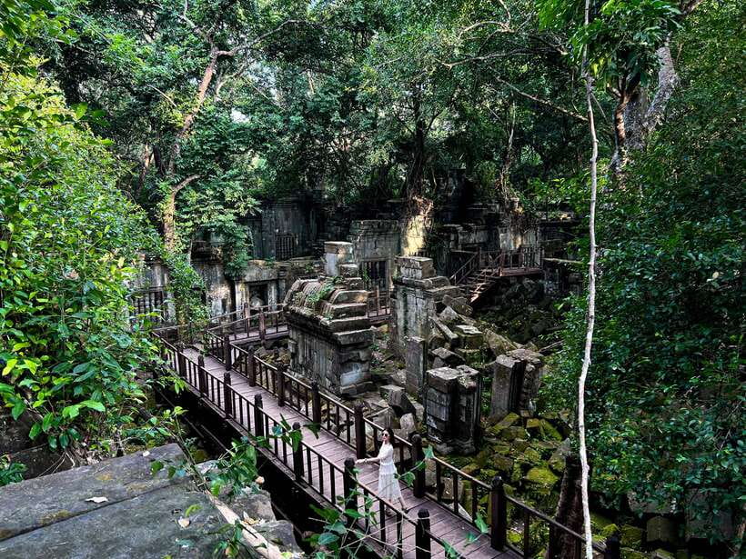 From Siem Reap: Angkor Wat and Floating Village 3-Day Trip - What to bring and how to dress for temples in Siem Reap heat