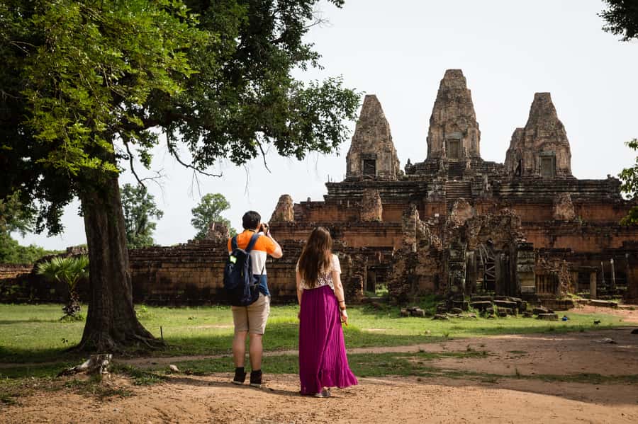 From Siem Reap: Banteay Srei Temple & Grand 5 Temple Tour - Neak Poan: Quiet Walls, Mythic Healing Waters