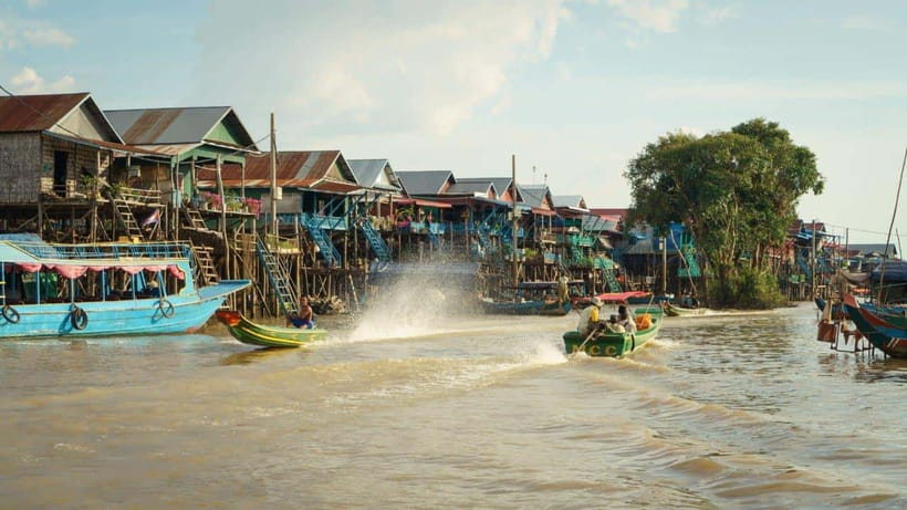 From Siem Reap: Kampong Phluk Floating Village Tour by Boat - The up-close moment: walking the village and stepping into daily routines