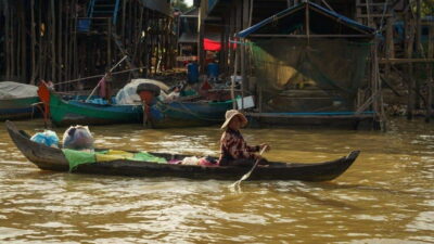 From Siem Reap: Kampong Phluk Floating Village Tour by Boat - Meeting Kompong Phluk by boat: stilted houses, floating life, and the flooded forest setting