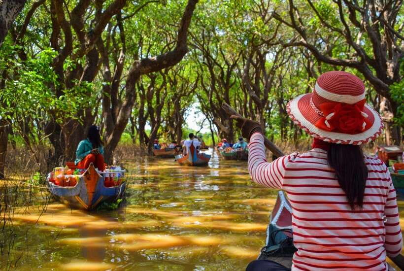 From Siem Reap: Kampong Phluk Floating Village Tour by Boat - Guides and drivers: why English storytelling and safe driving make the difference