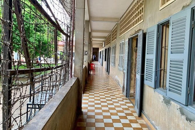 Full-Day Amazing Phnom Penh City Tours - Tuol Sleng Genocide Museum: understanding the machinery of horror