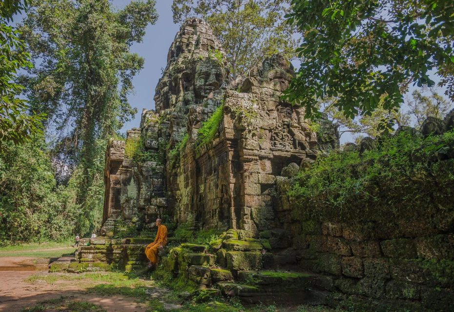 Full-Day Angkor Wat Sunrise and Sunset Private Tour - Phnom Bakheng sunset: plan for the earlier climb