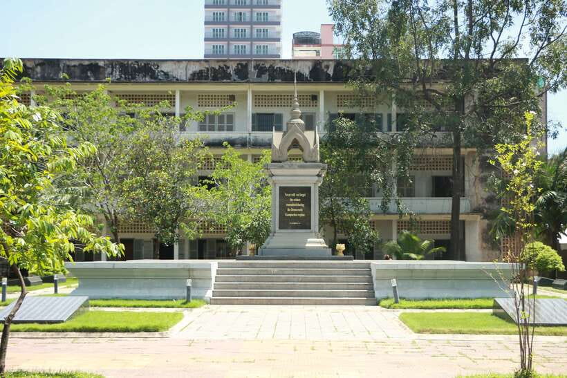 Full Day Phnom Penh City Tour with Private vehicle and guide - S21 Genocide Museum: a guided look at horror