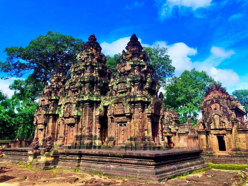 Full-Day Tour to Banteay Srey, Beng Melea & Kulen Mountain - Banteay Srei: Pink Sandstone, Lady-Temple Detail, and Real Craft