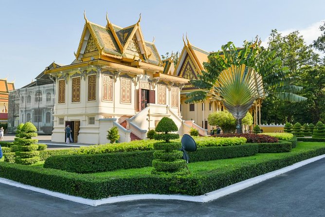 Half-Day Royal Palace, Wat Phnom & Independence Monument Tour - Key things to know before you go