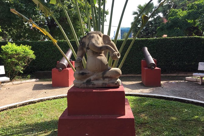 Half-Day Royal Palace, Wat Phnom & Independence Monument Tour - What a private guide adds at these three stops