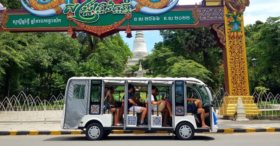 Heritage tour of Phnom Penh in electric bus - Languages, audio setup, and how to use it smoothly