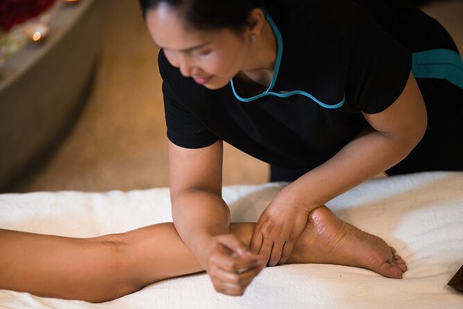 Jet Leg Release Massage - Entering Samatha Spa: the calm you’ll feel right away