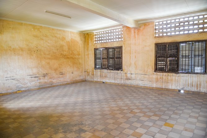 Killing Fields and Prison S21 Bus Tour - Price and value: what $15 covers and what you’ll pay at the gates