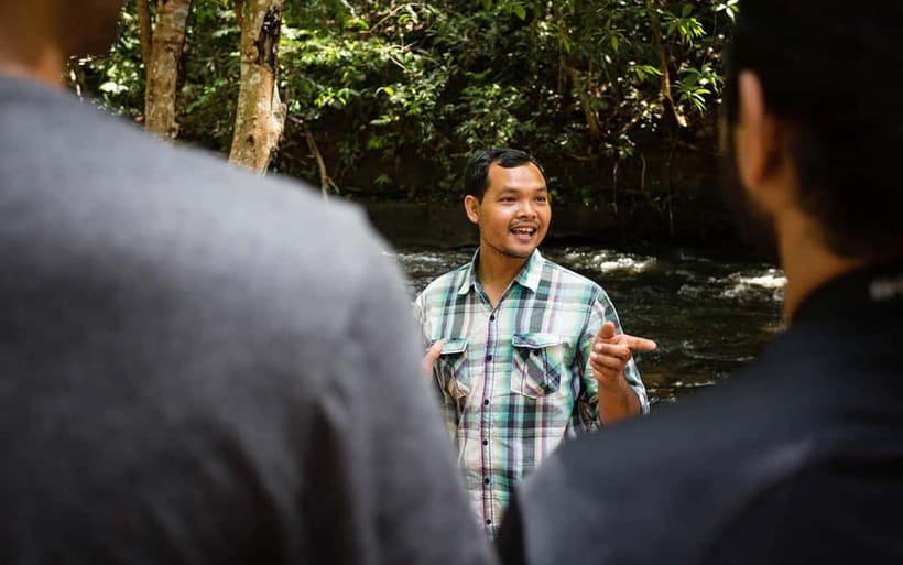 Phnom Kulen Waterfall & the Sacred 1000 Lingas (with Lunch) - Getting there: early pickup, comfortable van, and real countryside time