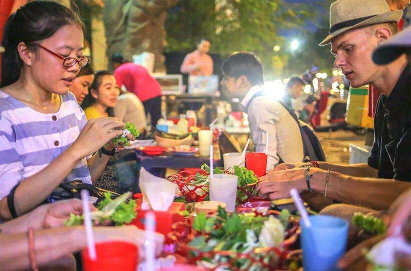 Phnom Penh: 9 Exciting Spots Evening Tuk-Tuk Tour - Diamond Island and Riverside Illuminations: The Scenic Payoff