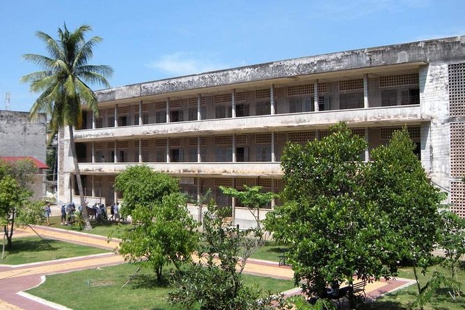 Phnom Penh City Tour, Silver Pagoda, Genocide Museum, Killing Fields - Choosing the guide experience: ask, engage, and you’ll get more