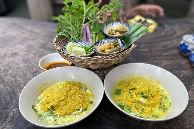 Phnom Penh Evening Foodie Vespa Tour / Tuk Tuk Available - Stop 1: the Phnom Penh night ride that sets your food instincts