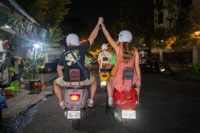Phnom Penh Evening Foodie Vespa Tour / Tuk Tuk Available - Vespa or Tuk Tuk: how to choose the ride that fits you