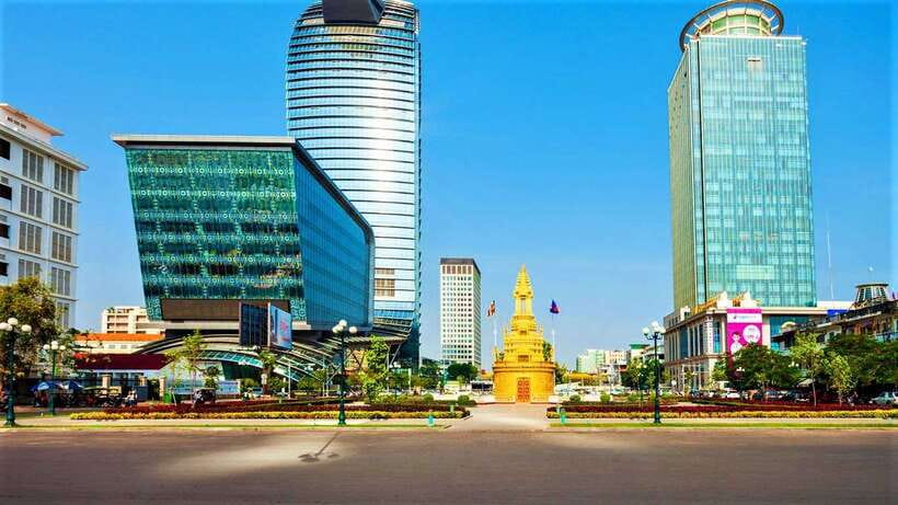 Phnom Penh Full Day Private Tour with All Admission Tickets - Tuol Sleng Genocide Museum (S-21): Learning With Clear, Human Explanations