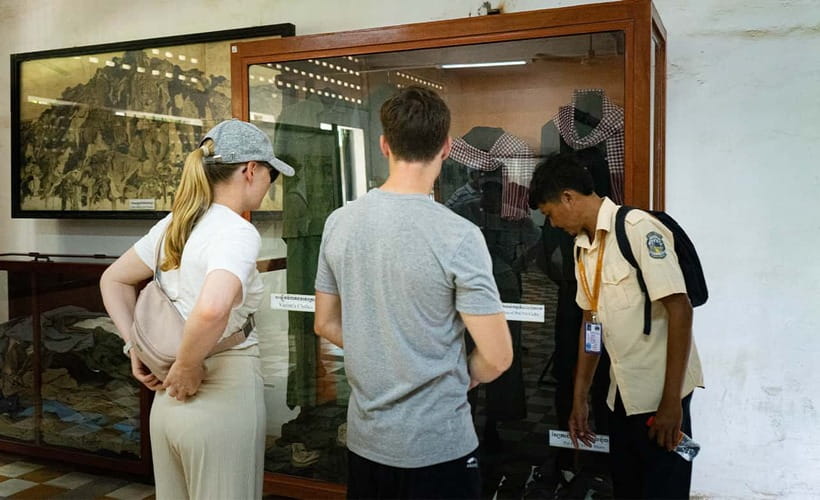 Phnom Penh Historical Sites Tour by Tuk Tuk - Wat Phnom: The 14th-Century Temple Where Good Luck Is a Daily Habit