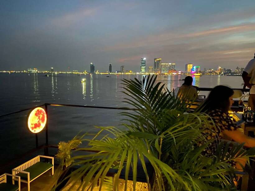 Phnom Penh: Mekong River Sunset Cruise with free flow drink - Why this Phnom Penh river cruise is a great use of your evening
