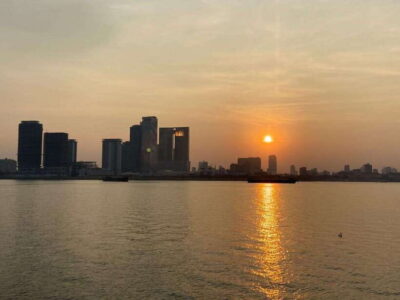 Phnom Penh: Mekong River Sunset Cruise with free flow drink - Tuk-tuk pickup and the 17:00 departure you must respect